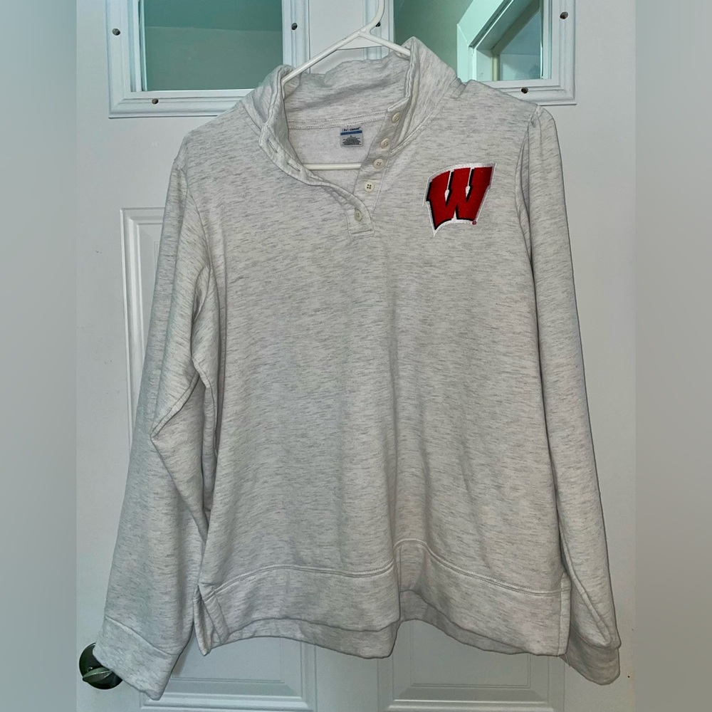 Unisex Gray Wisconsin Badgers Pullover Size Large